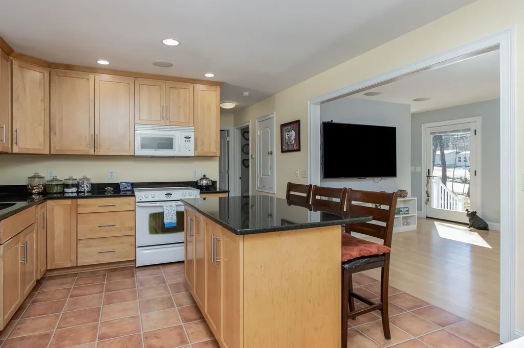 312 Cross Mill Road Northfield NH 03276