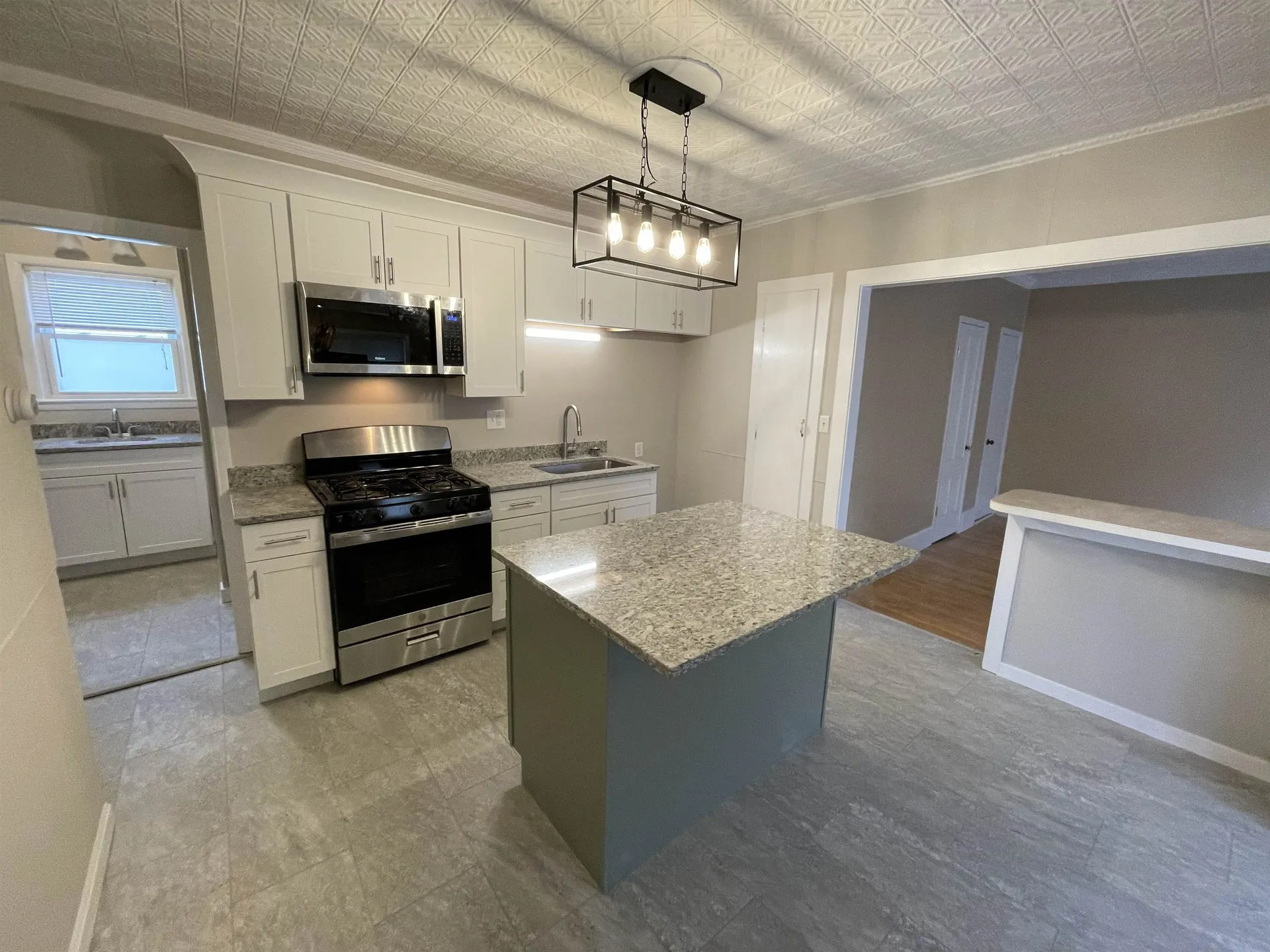 636 Summer Street Manchester NH 03103