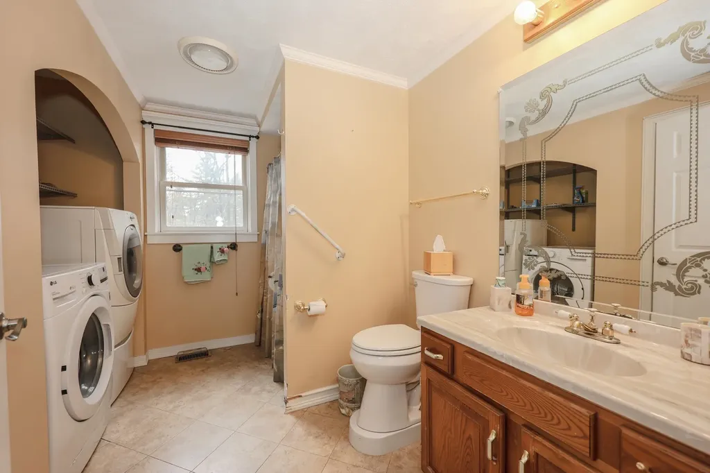 125 Pinecrest Road Litchfield NH 03052