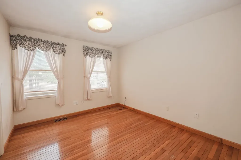 125 Pinecrest Road Litchfield NH 03052