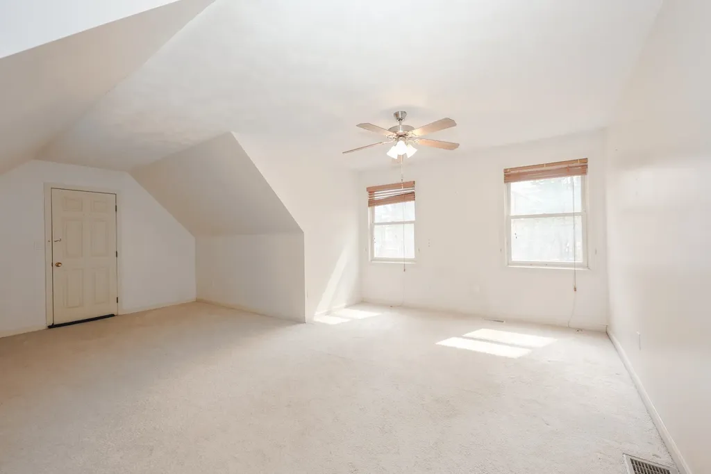 125 Pinecrest Road Litchfield NH 03052