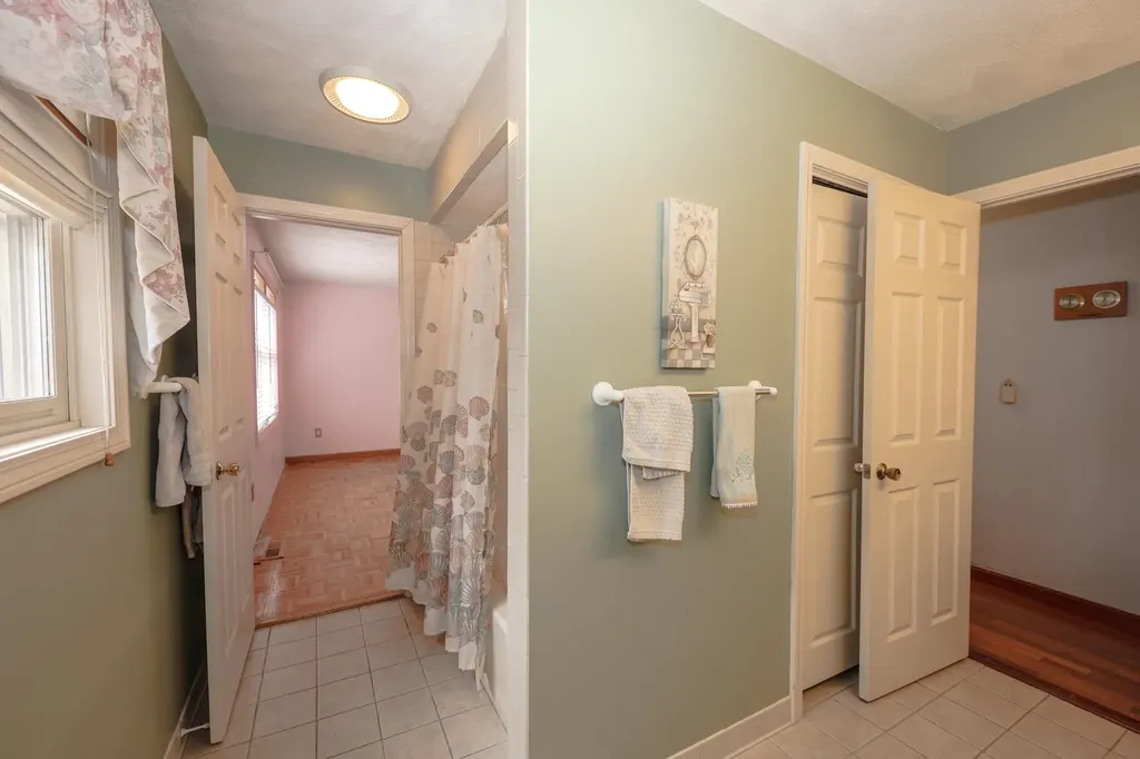 125 Pinecrest Road Litchfield NH 03052