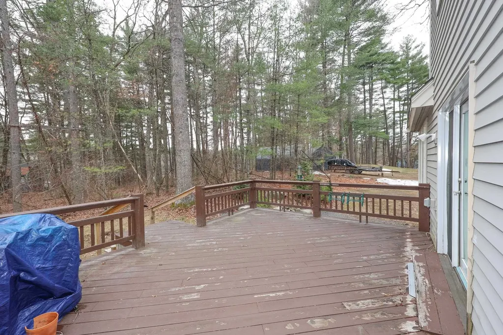 125 Pinecrest Road Litchfield NH 03052