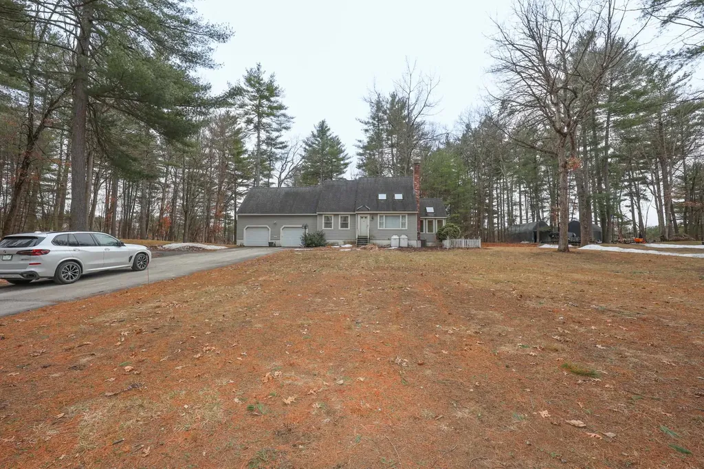 125 Pinecrest Road Litchfield NH 03052