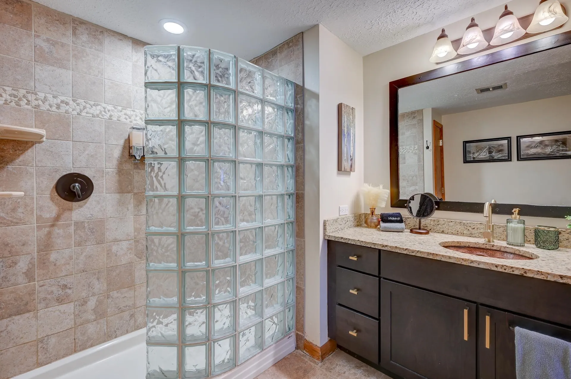123 Stonehurst Manor Road Conway NH 03860