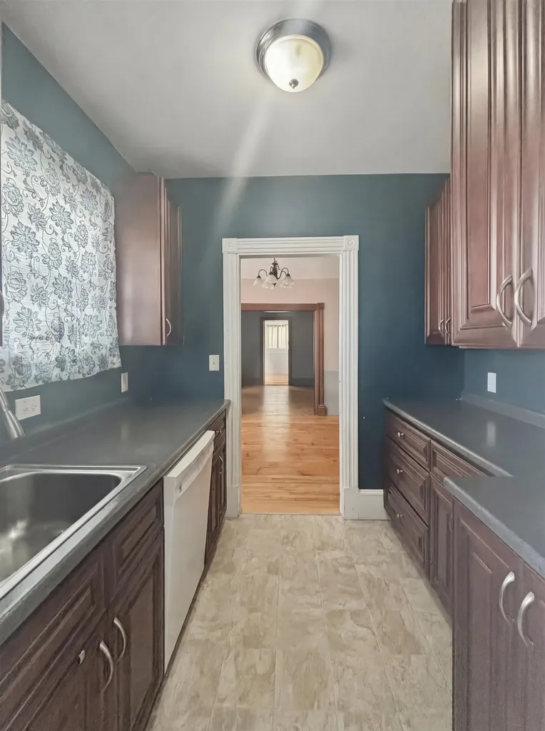 646 Maple Street Manchester NH 03104