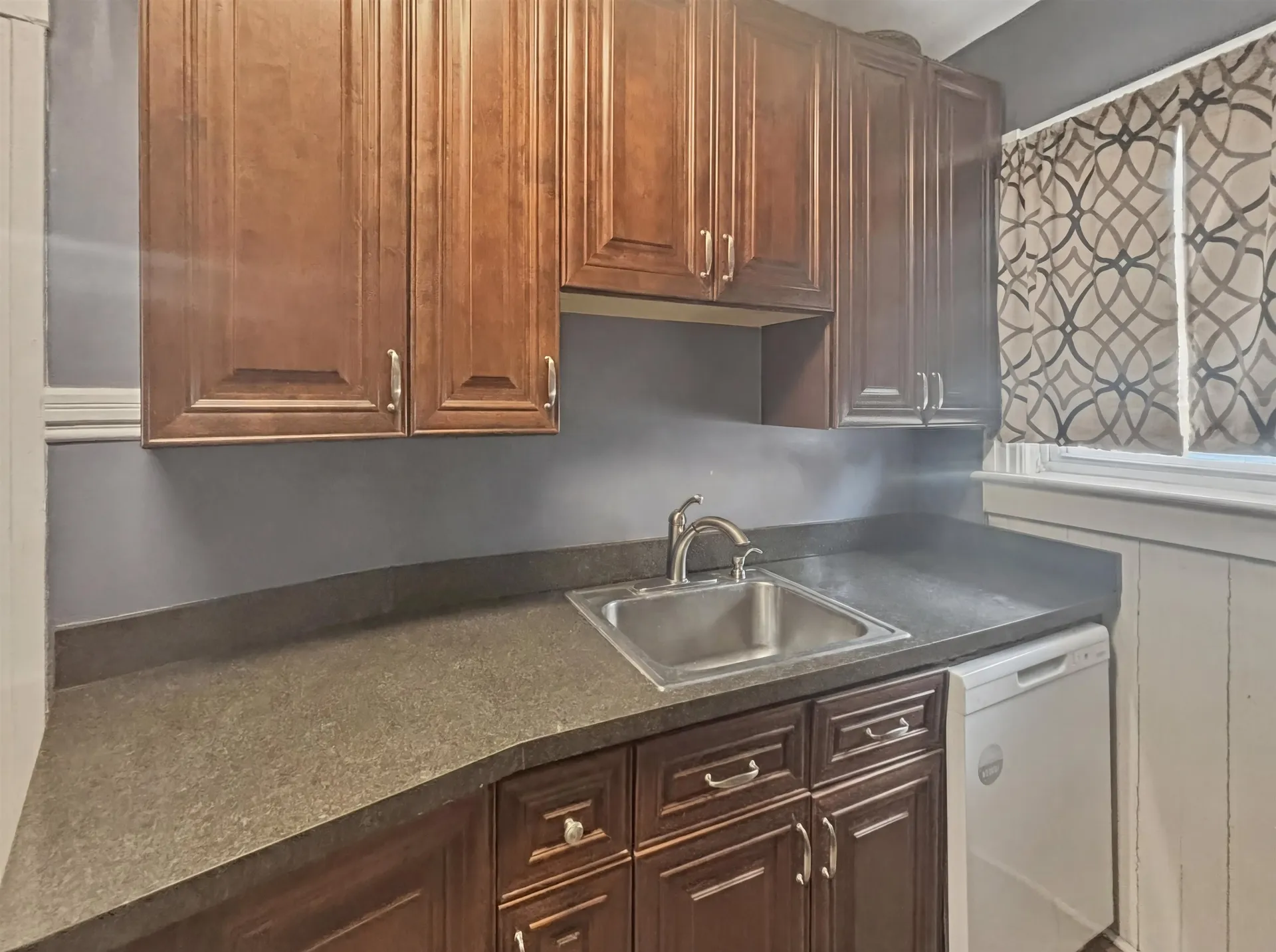 646 Maple Street Manchester NH 03104