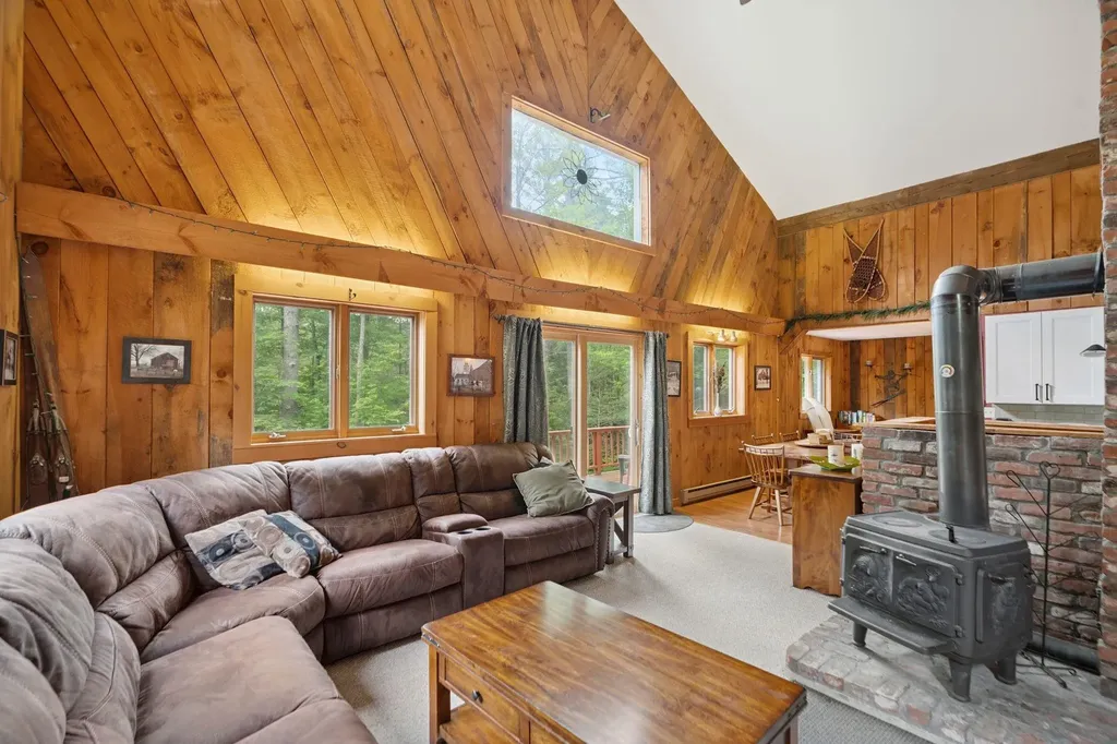 196 Powder Mill Road Londonderry VT 05148
