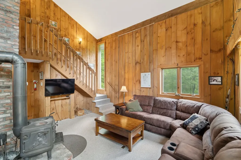 196 Powder Mill Road Londonderry VT 05148