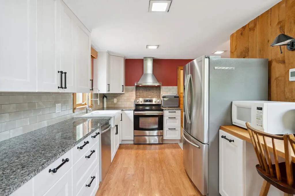 196 Powder Mill Road Londonderry VT 05148