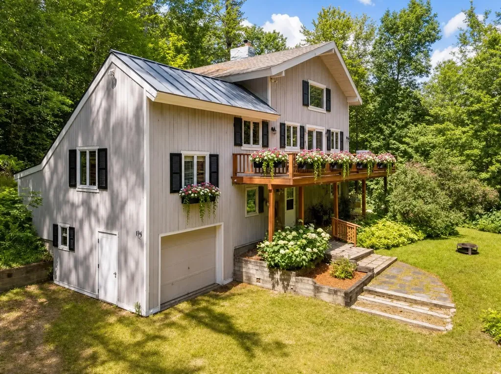 196 Powder Mill Road Londonderry VT 05148
