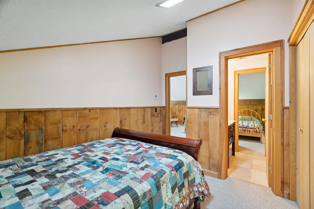 196 Powder Mill Road Londonderry VT 05148