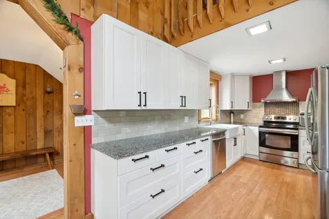 196 Powder Mill Road Londonderry VT 05148