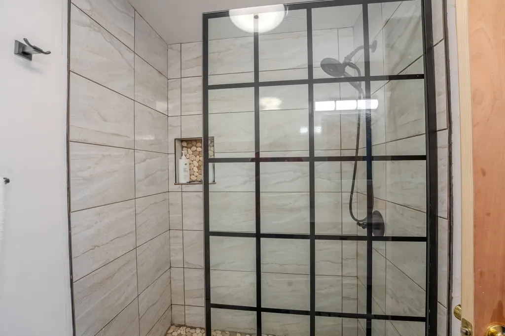 28 Condo Road Campton NH 03223
