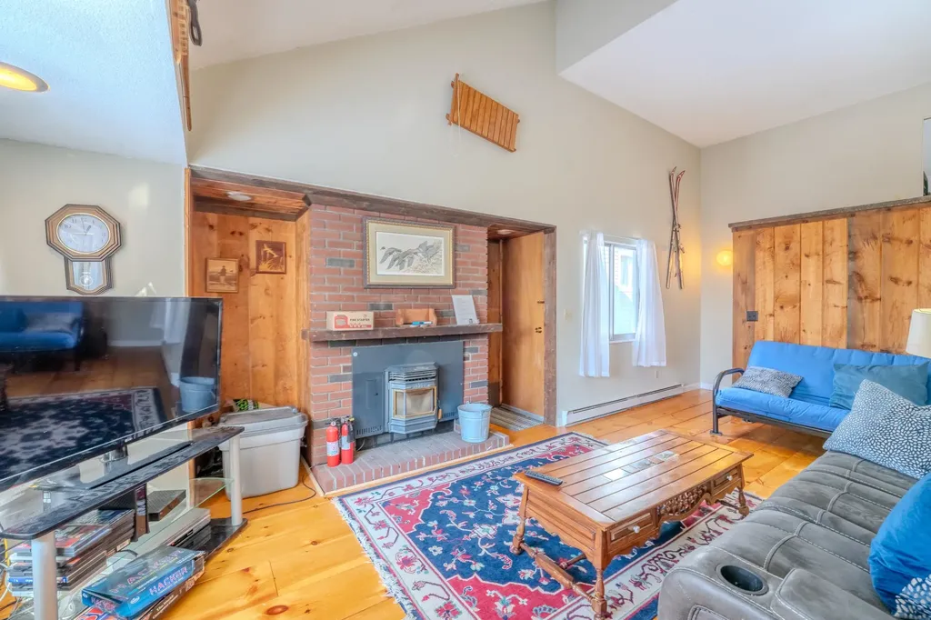 28 Condo Road Campton NH 03223