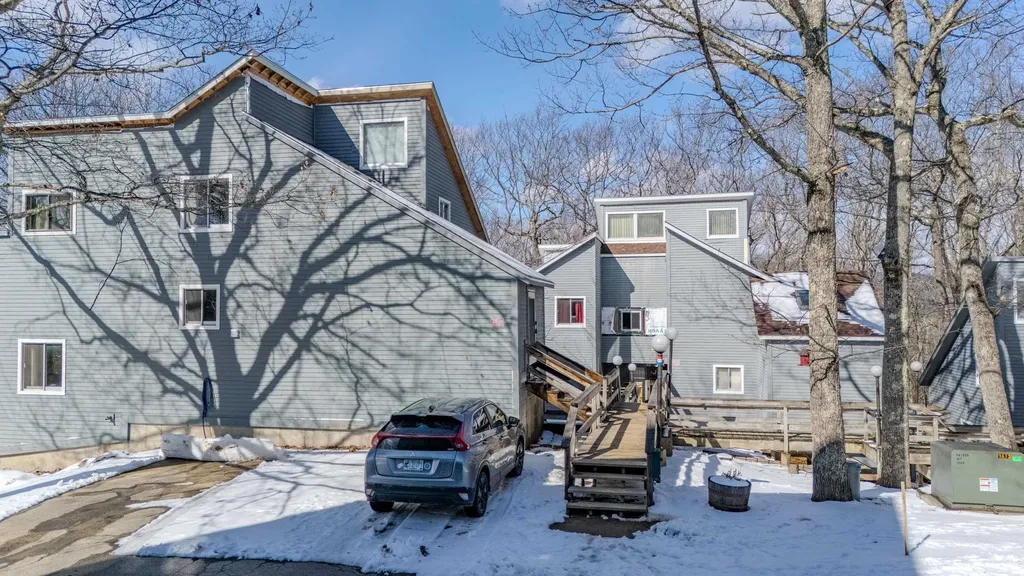 28 Condo Road Campton NH 03223