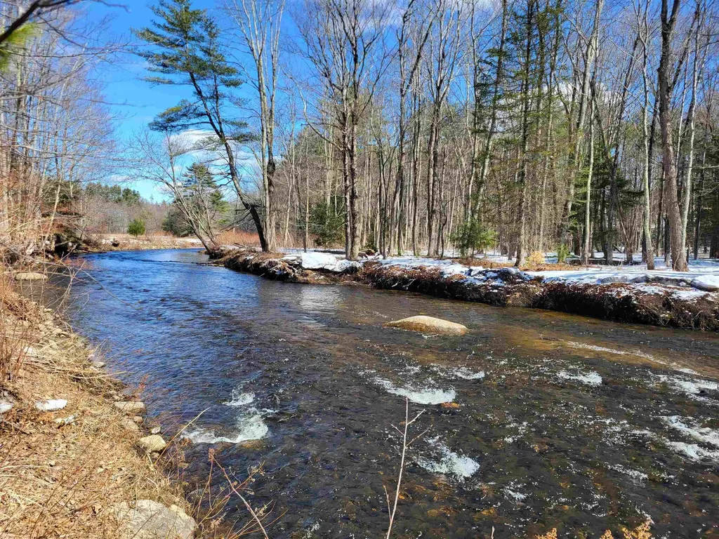 1 Berry Road Alexandria NH 03222