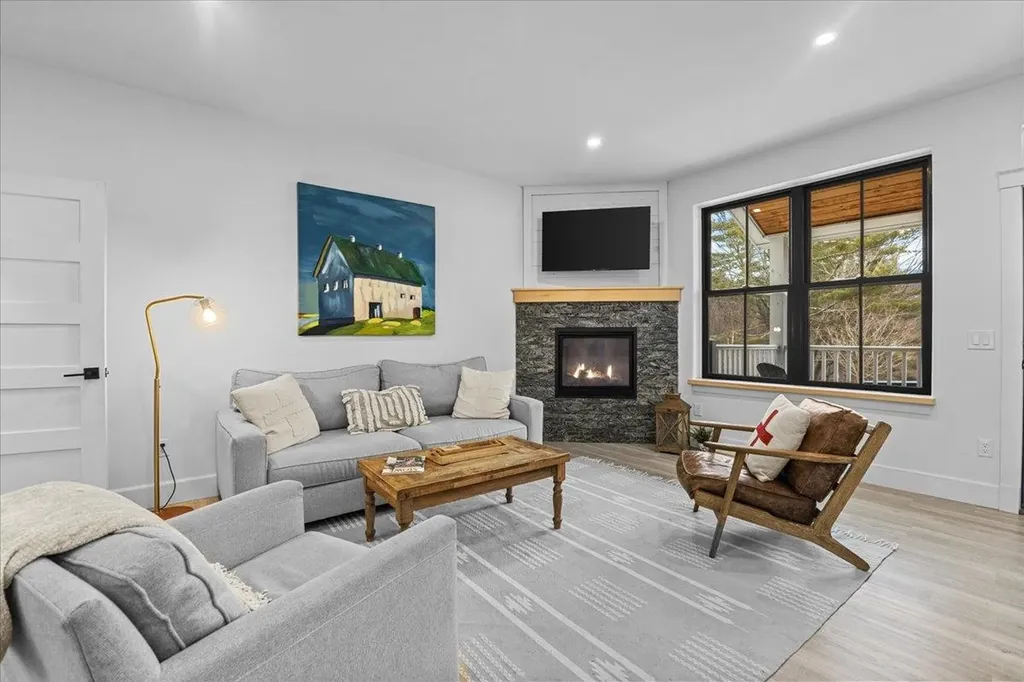 98 Hill Street Stowe VT 05672