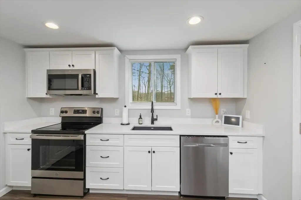 18 Old Road Plaistow NH 03865