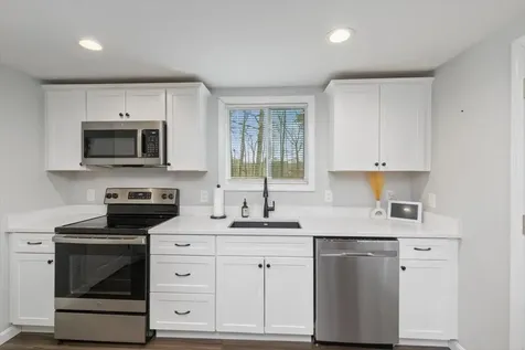 18 Old Road Plaistow NH 03865