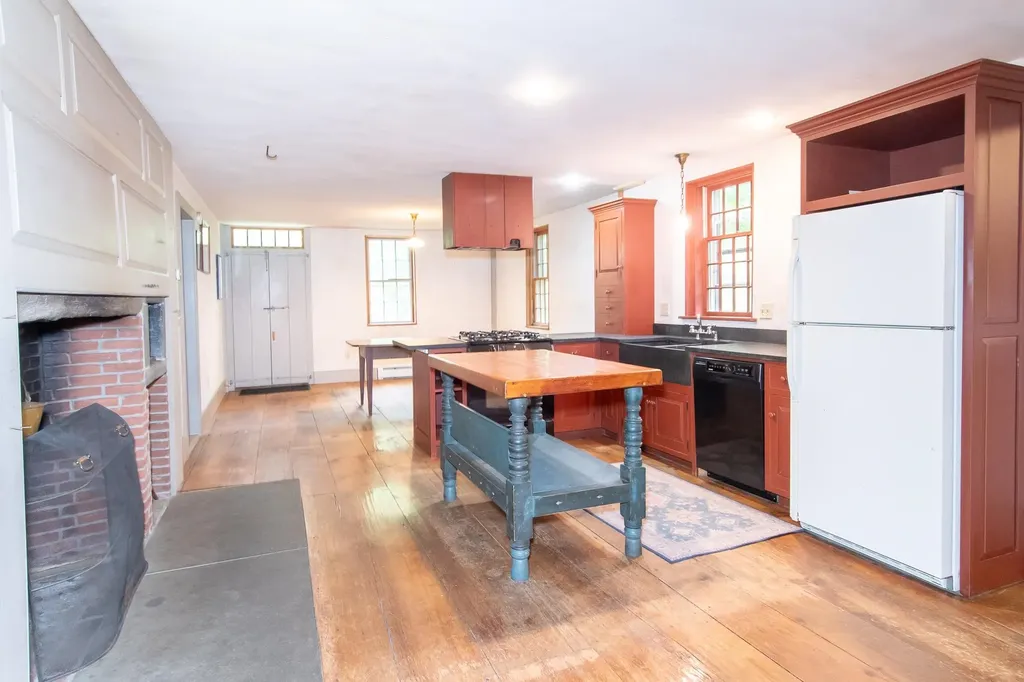 75 Lyon Road Royalton VT 05068