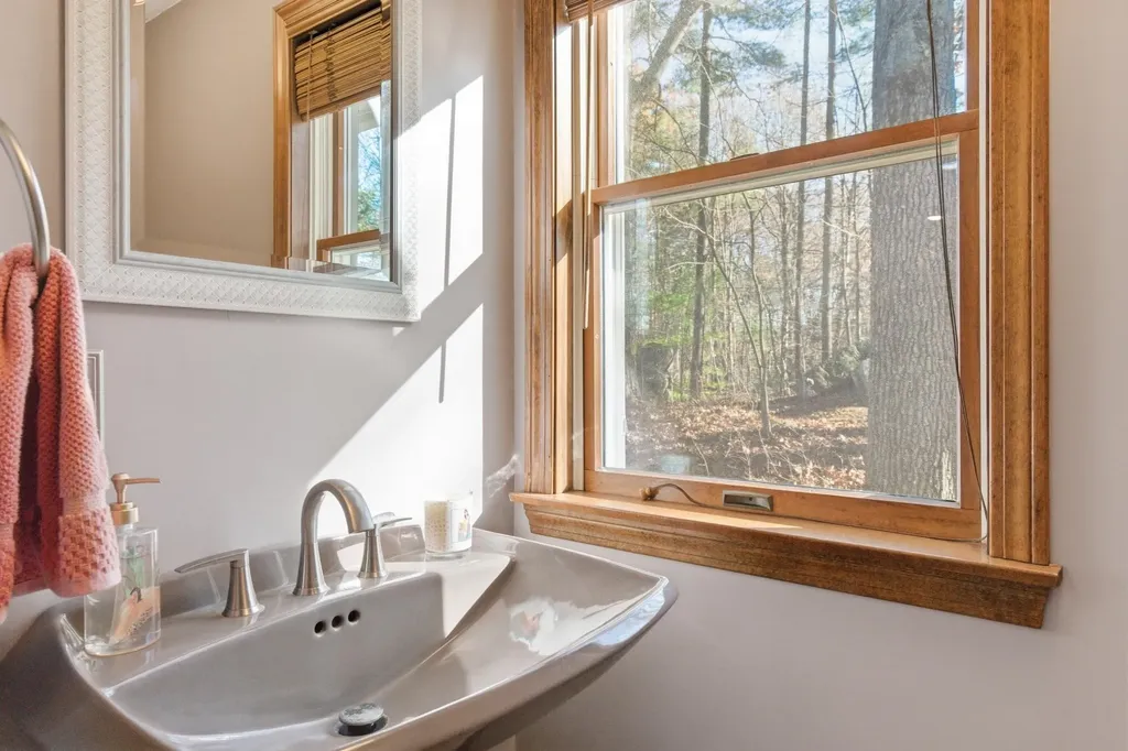 116 Westfall Road Pelham NH 03076