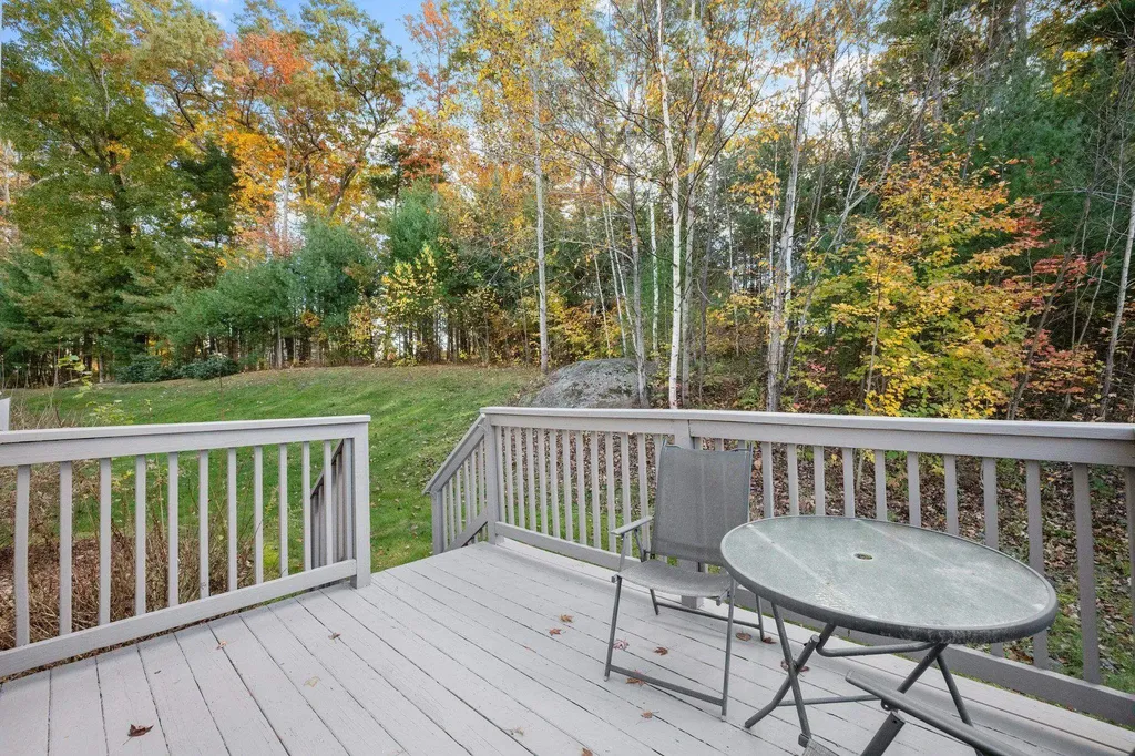 131 Forest Hill Way Manchester NH 03109