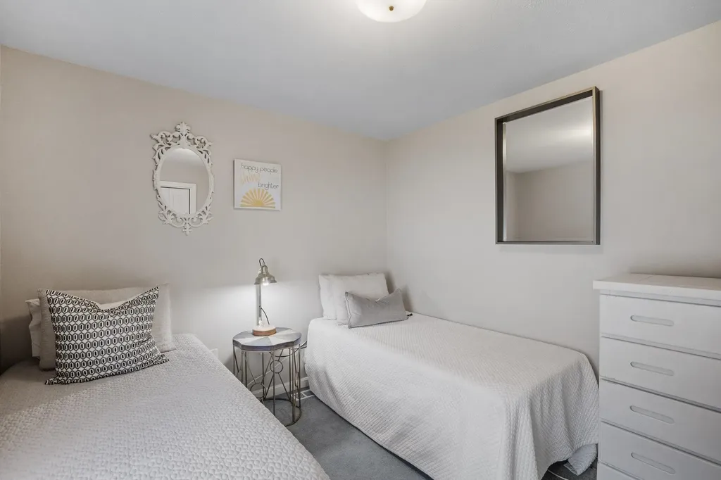 131 Forest Hill Way Manchester NH 03109