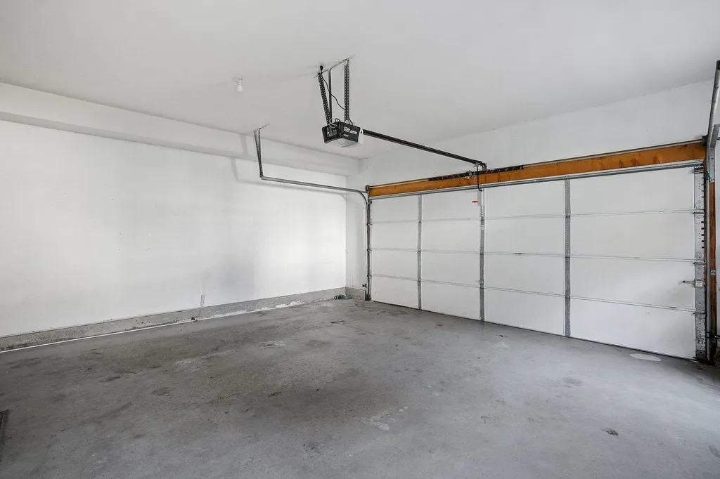 131 Forest Hill Way Manchester NH 03109