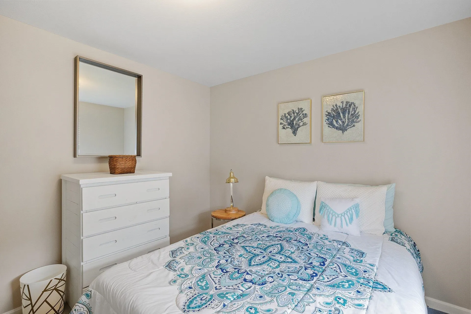 131 Forest Hill Way Manchester NH 03109