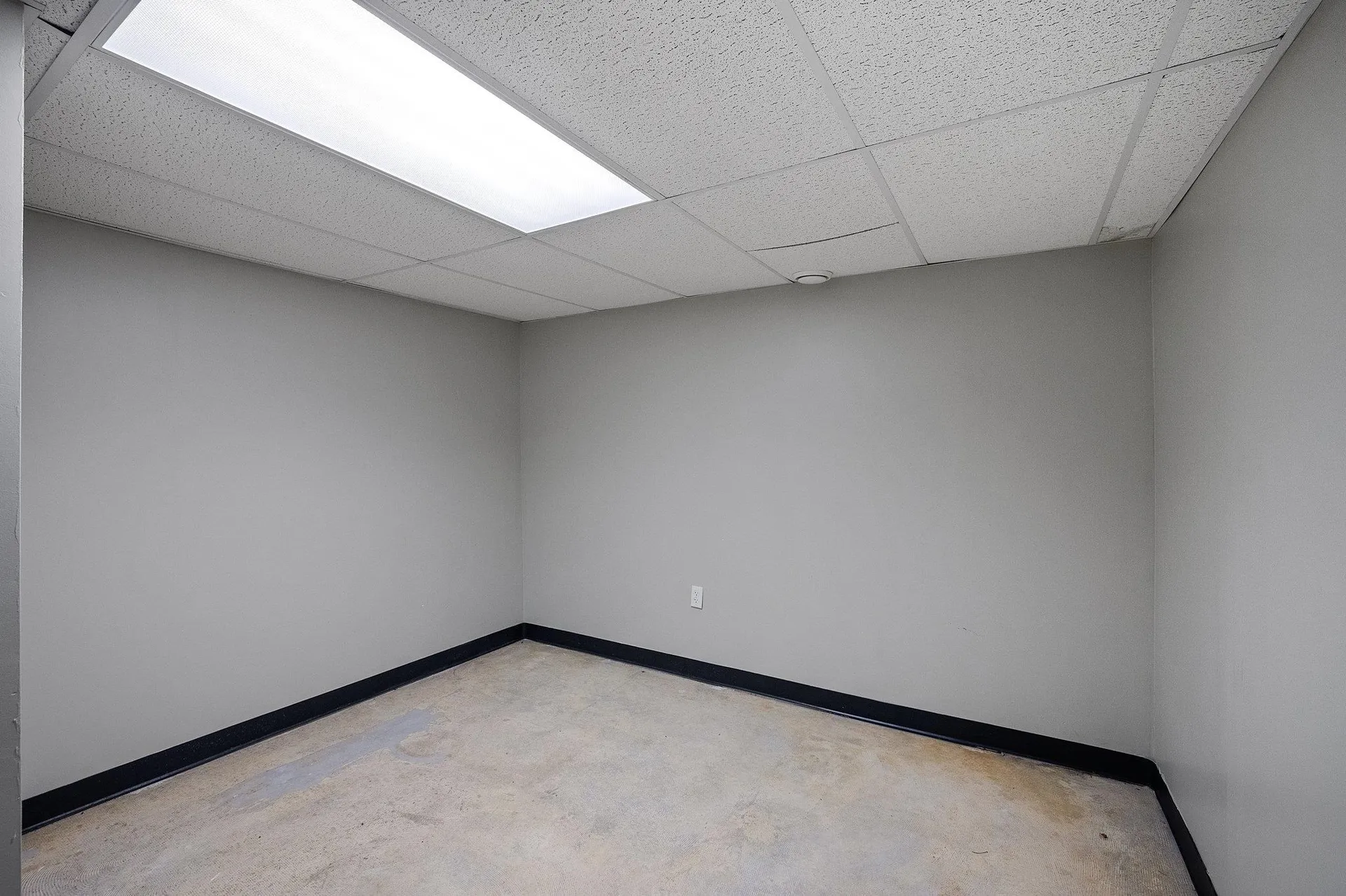 131 Forest Hill Way Manchester NH 03109