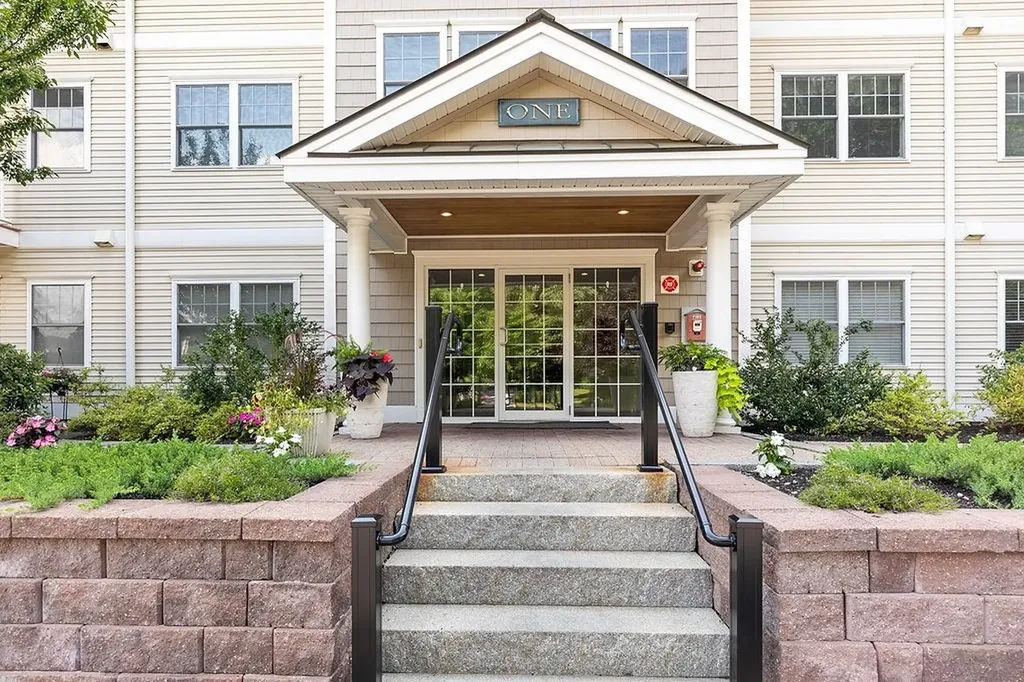 1 Sterling Hill Lane Exeter NH 03833