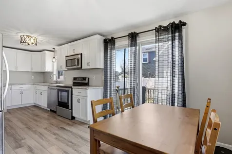 11 Phillip Road Derry NH 03038