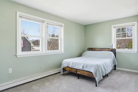 11 Phillip Road Derry NH 03038