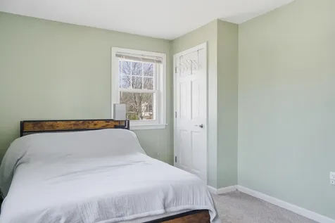 11 Phillip Road Derry NH 03038