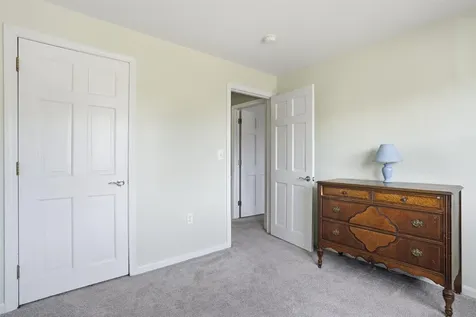 11 Phillip Road Derry NH 03038