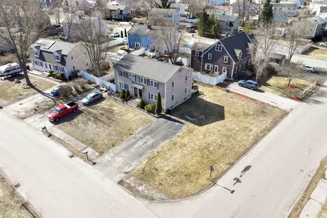 11 Phillip Road Derry NH 03038