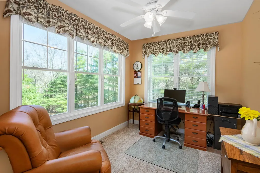 17 Legacy Drive Nashua NH 03062