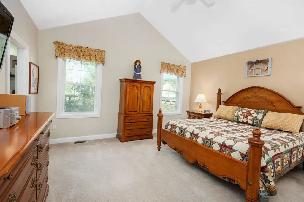 17 Legacy Drive Nashua NH 03062