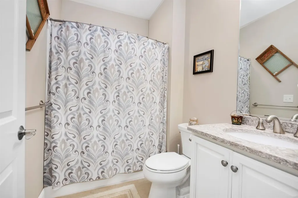 17 Legacy Drive Nashua NH 03062