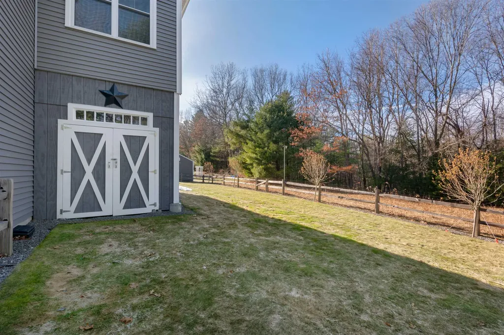 17 Legacy Drive Nashua NH 03062