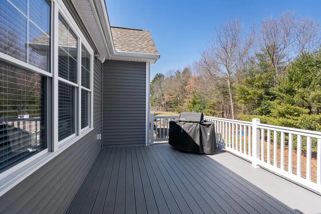 17 Legacy Drive Nashua NH 03062