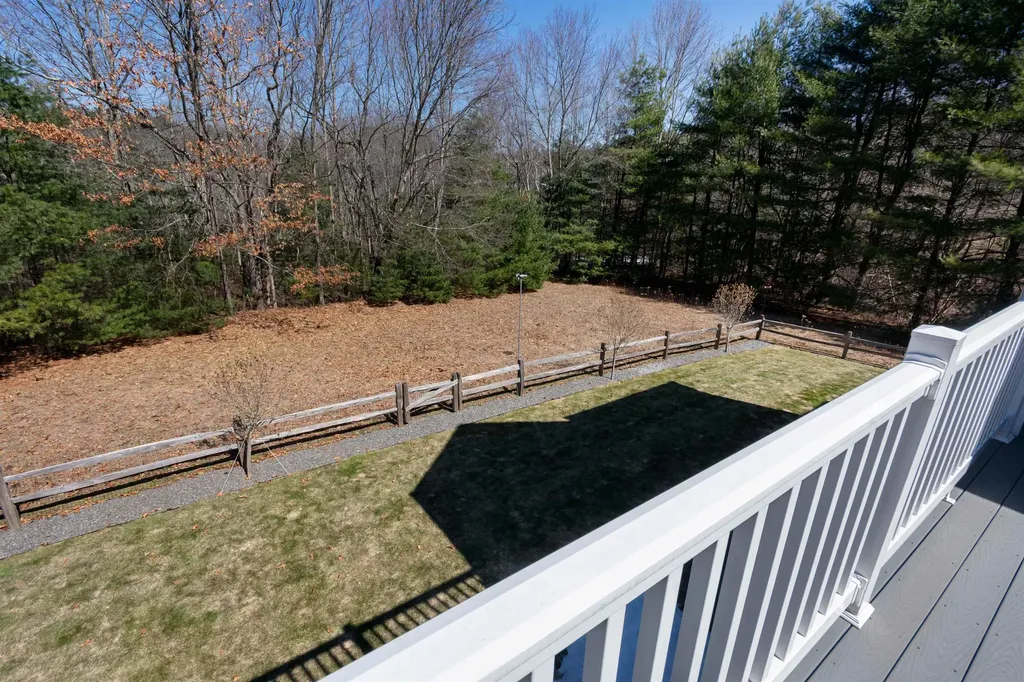 17 Legacy Drive Nashua NH 03062