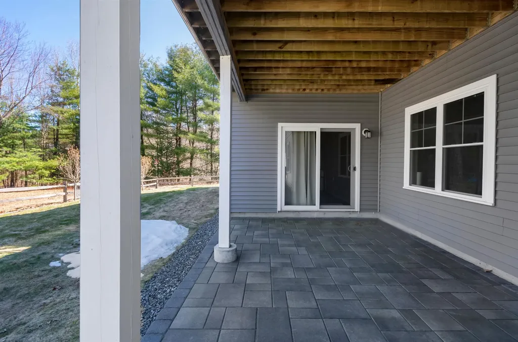 17 Legacy Drive Nashua NH 03062