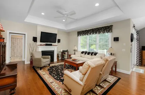 17 Legacy Drive Nashua NH 03062