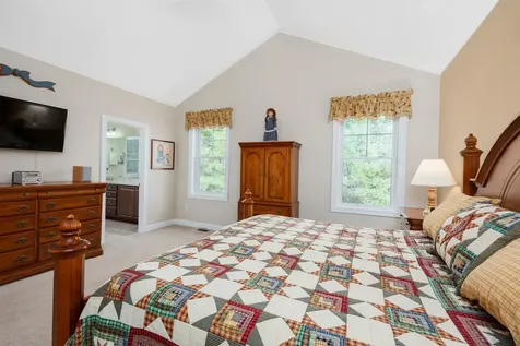 17 Legacy Drive Nashua NH 03062