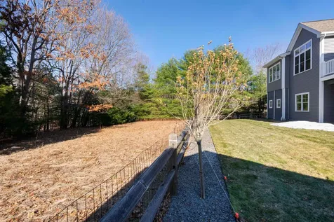 17 Legacy Drive Nashua NH 03062
