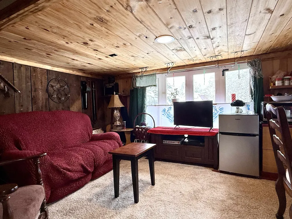 7680 Vt 102 Route Guildhall VT 05905