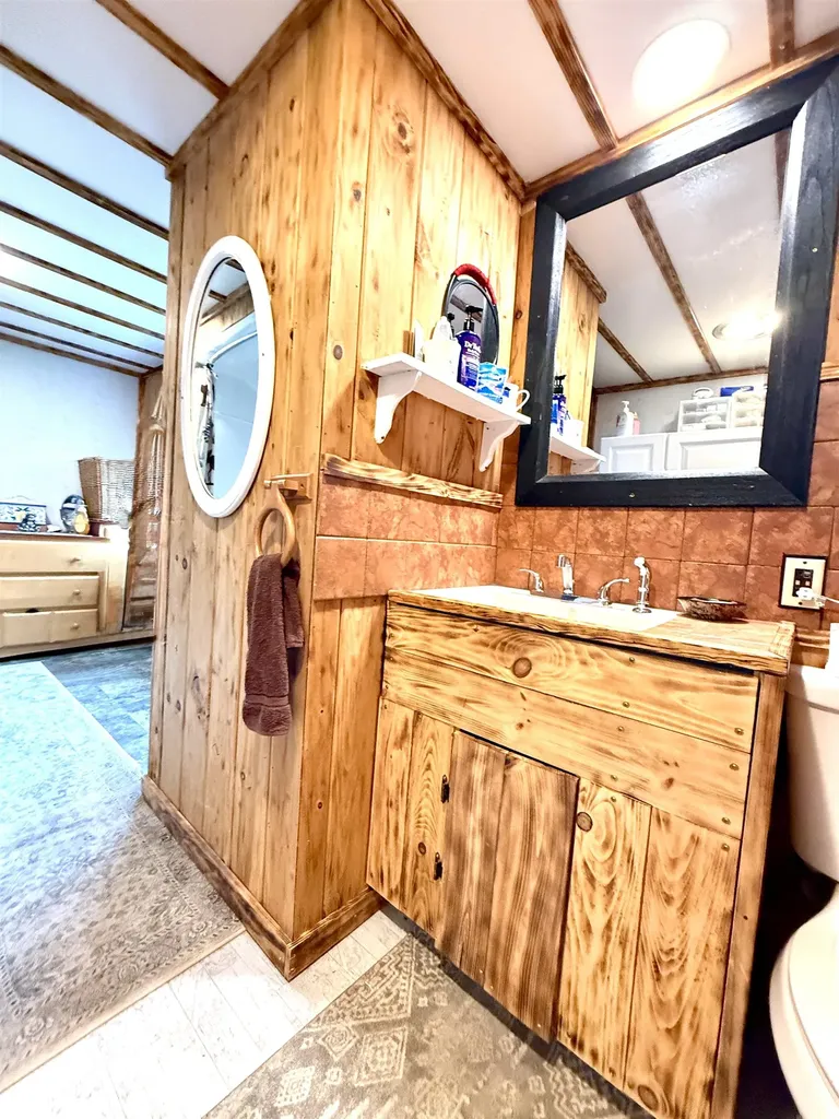 7680 Vt 102 Route Guildhall VT 05905