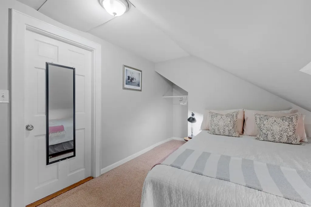 989 Union Street Manchester NH 03104